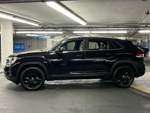 Certified 2026 Volkswagen Atlas Cross Sport SE w/ Panoramic Sunroof Package AWD/4WD image 34