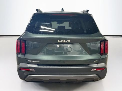 Used 2023 Kia Sorento S w/ Panoramic Sunroof Package AWD/4WD image 6