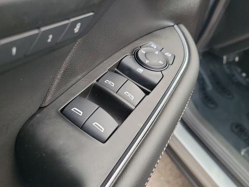 Used 2023 Buick Envision Essence w/ Technology Package I image 21