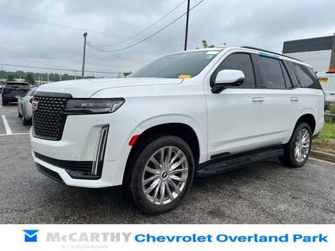 Used 2023 Cadillac Escalade Premium Luxury w/ LPO, Illumination Package AWD/4WD image 7