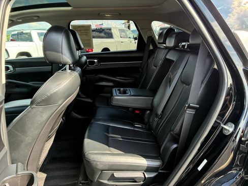 Used 2021 Kia Sorento S w/ Panoramic Sunroof Package FWD image 19