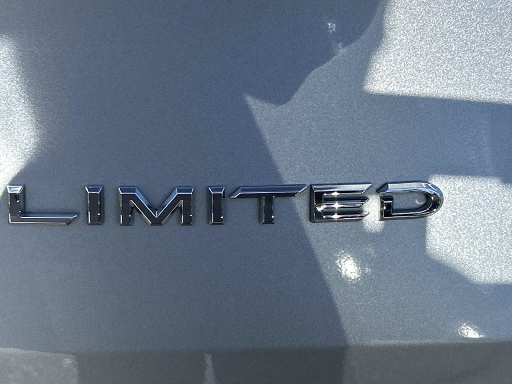 Used 2024 Toyota Grand Highlander AWD image 10