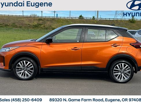 Used 2023 Nissan Kicks SV FWD image 7