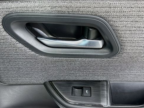 Used 2022 Nissan Rogue SV FWD image 30