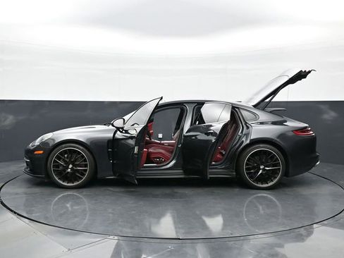Used 2020 Porsche Panamera 4 image 45
