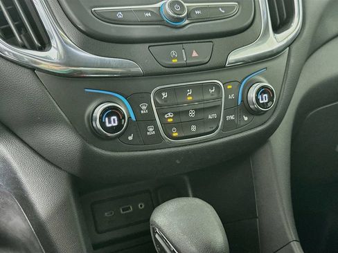 Used 2022 Chevrolet Equinox LT FWD image 20