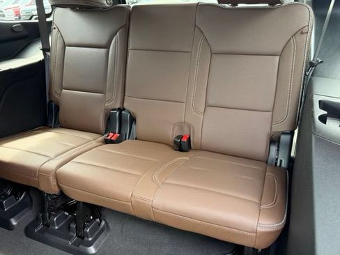Used 2024 Chevrolet Tahoe High Country RWD image 18