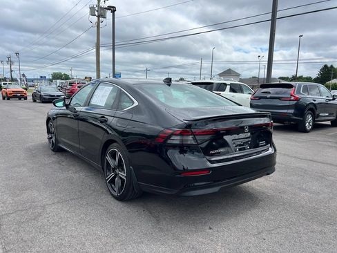 Used 2023 Honda Accord Sport image 3