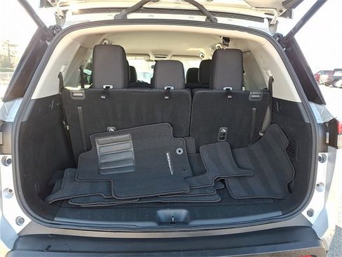 Used 2025 Nissan Pathfinder SV image 29