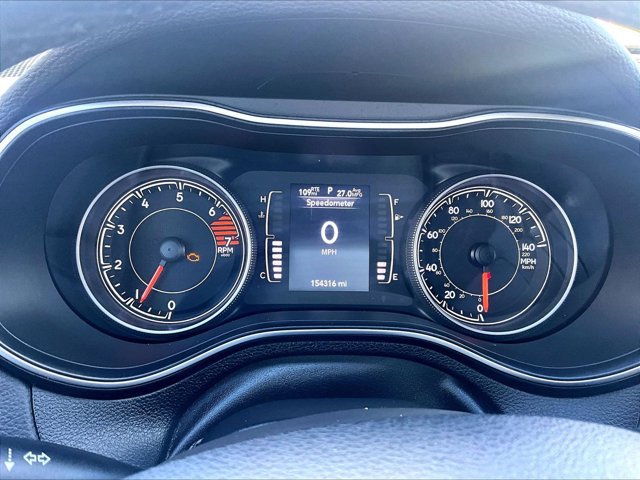 Used 2019 Jeep Cherokee Latitude Plus w/ Comfort/Convenience Group FWD image 20