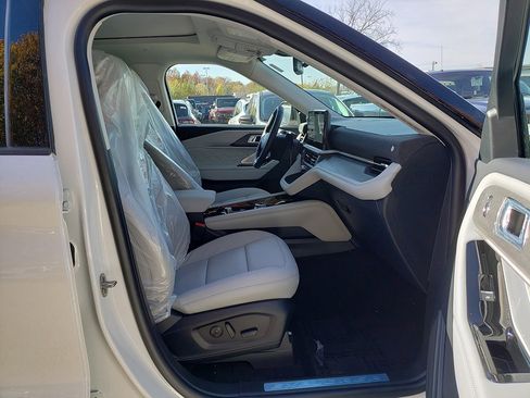New 2026 Ford Explorer Platinum w/ LUX Leather Package image 18