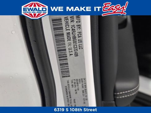 New 2025 Jeep Grand Cherokee Limited w/ Luxury Tech Group II image 24