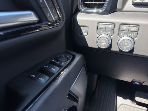 Used 2026 GMC Sierra 2500 AT4X image 21