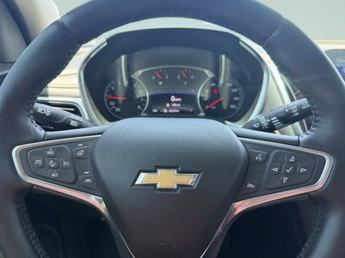Used 2022 Chevrolet Equinox Premier FWD image 32