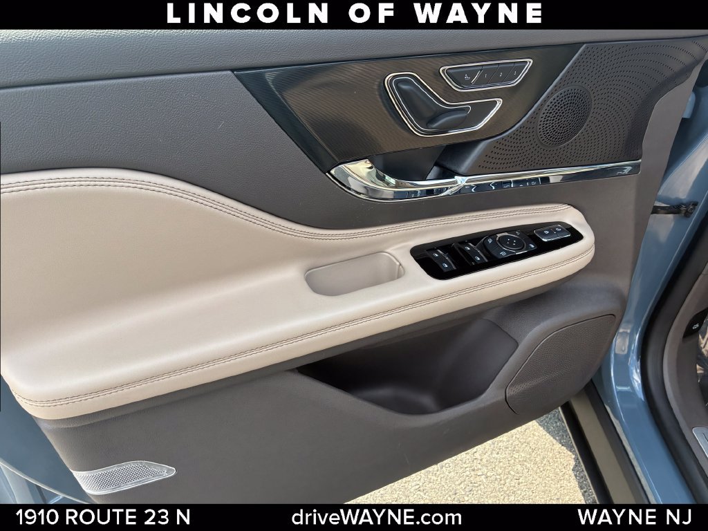 Certified 2023 Lincoln Corsair AWD image 13