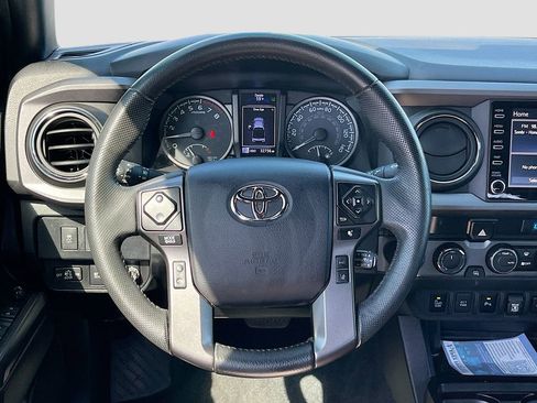 Used 2022 Toyota Tacoma TRD Off-Road w/ Technology Package AWD/4WD image 11