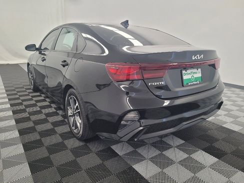 Used 2022 Kia Forte LXS w/ LXS Technology Package FWD image 5