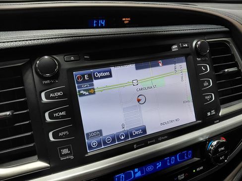 Used 2019 Toyota Highlander Limited Platinum AWD/4WD image 12