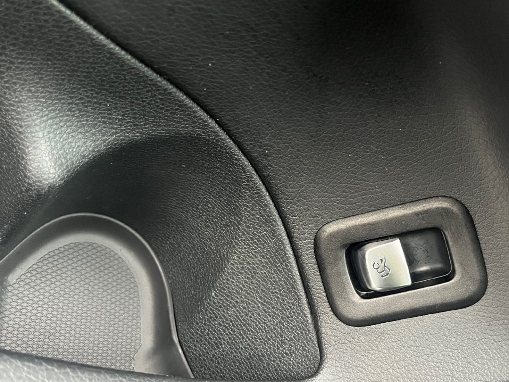 Certified 2021 Mercedes-Benz C 300 4MATIC Sedan image 25