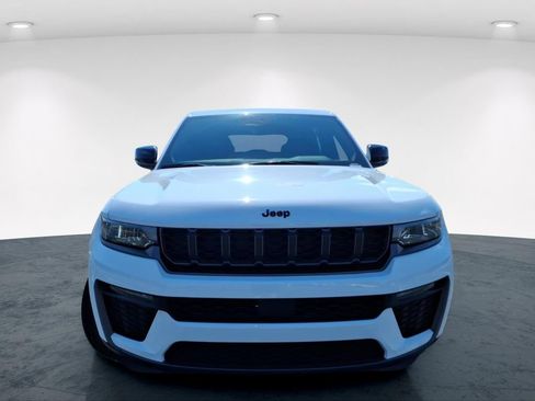 New 2026 Jeep Grand Cherokee Limited AWD/4WD image 4