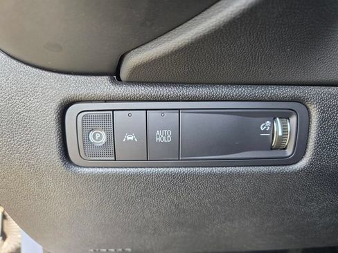 Used 2025 Chevrolet Equinox EV LT FWD image 26