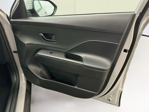 Used 2025 Hyundai Kona SEL AWD/4WD image 33