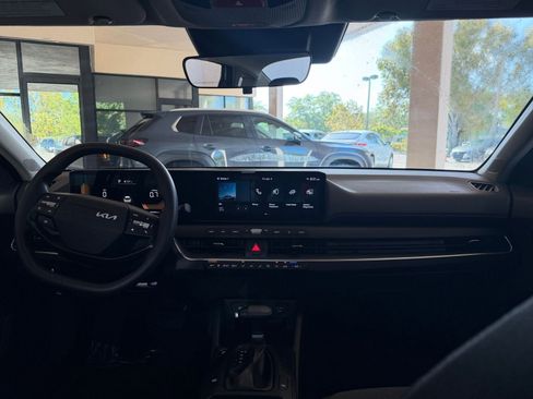 Used 2025 Kia K4 LXS FWD image 29