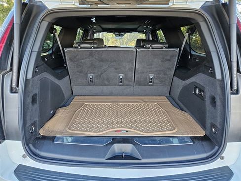 Used 2023 Cadillac Escalade ESV Premium Luxury image 18