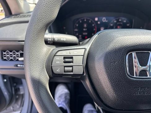 Used 2025 Honda Accord SE image 17