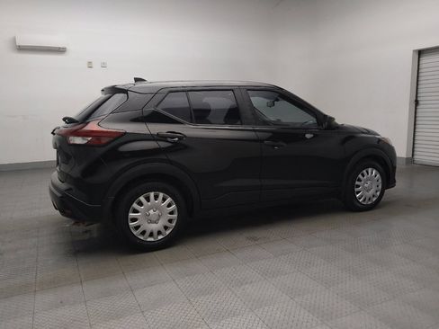 Used 2021 Nissan Kicks S image 10