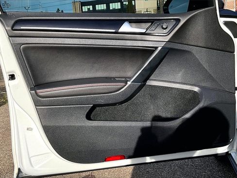 Used 2017 Volkswagen GTI Autobahn image 23