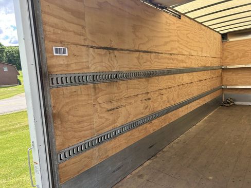 Used 2023 Ford F650 2WD Regular Cab Super Duty image 18