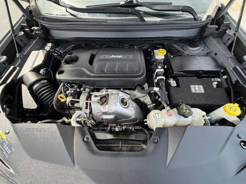 Used 2021 Jeep Cherokee Limited AWD/4WD image 18