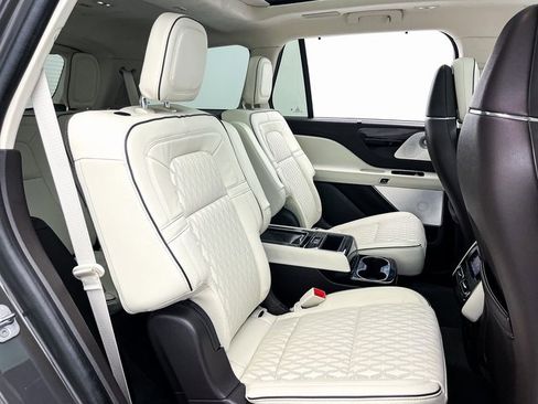 Used 2023 Lincoln Aviator Black Label w/ Dynamic Handling Package image 44