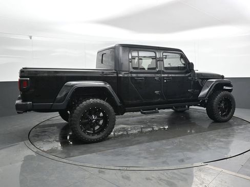 Used 2021 Jeep Gladiator Sport image 2