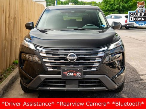 Used 2024 Nissan Rogue S FWD image 2
