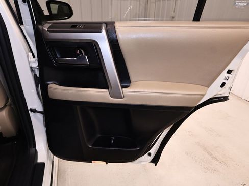 Used 2016 Toyota 4Runner Limited AWD/4WD image 17
