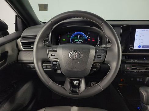 Used 2025 Toyota Camry SE FWD image 21