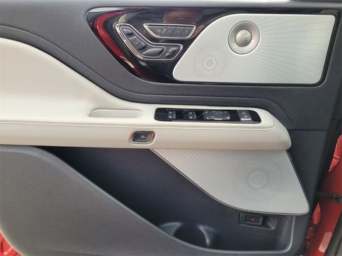 Used 2025 Lincoln Aviator Reserve w/ Equipment Group 201A image 26