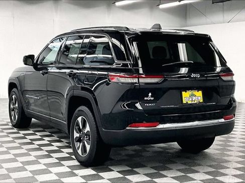 Used 2023 Jeep Grand Cherokee 4WD 4xe image 2