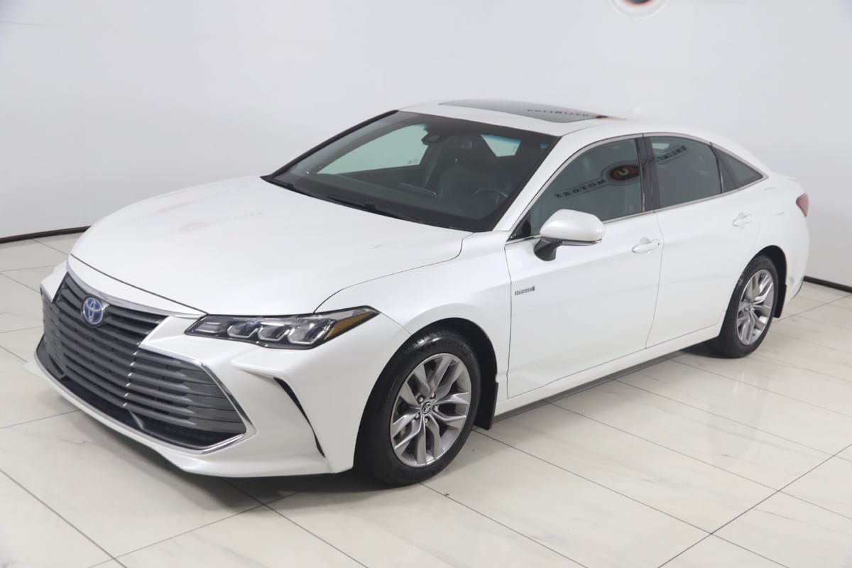 Used 2019 Toyota Avalon XLE w/ Moonroof Package FWD image 18