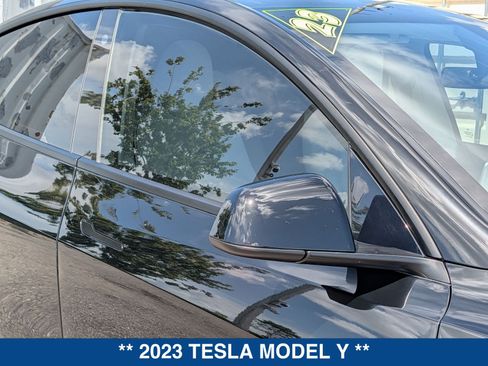 Used 2023 Tesla Model Y Performance AWD/4WD image 11