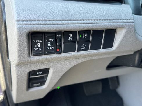 Used 2019 Honda Odyssey EX image 24
