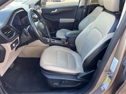 Used 2020 Ford Escape Titanium image 24