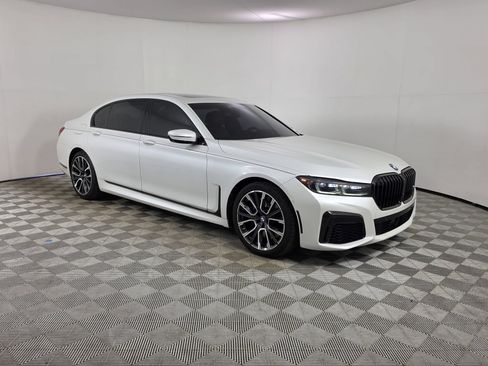 Used 2021 BMW 740i w/ M Sport Package RWD image 1