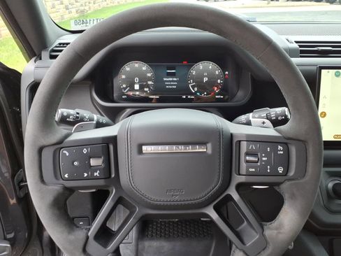 Used 2023 Land Rover Defender 110 AWD/4WD image 22