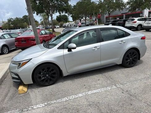 Used 2024 Toyota Corolla SE FWD image 13