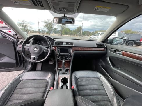Used 2013 Volkswagen Passat TDI SEL Premium image 15