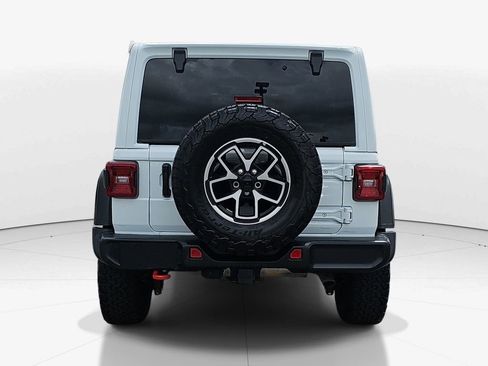 Used 2025 Jeep Wrangler Unlimited Rubicon AWD/4WD image 7