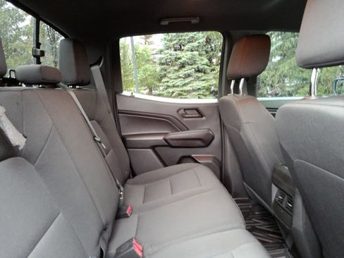 Used 2023 Chevrolet Colorado Trail Boss w/ Technology Package AWD/4WD image 18